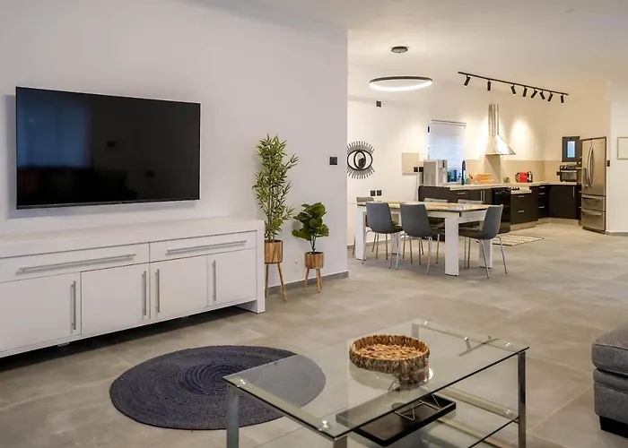וילה רוני בריכה מחוממת Villa Roni Heated Pool