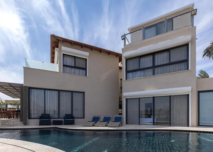 Villa Daniela 5Br Heated Pool וילה דניאלה 5 חדרי שינה בריכה מחוממת